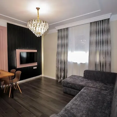 Miku Apartment- Exclusive 1 Bedroom At Komuna E Parisit 公寓 *